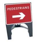 Temporary Plastic Q Road Signs Pedestrian Arrow Right Sign 600mm X 450mm Tem12